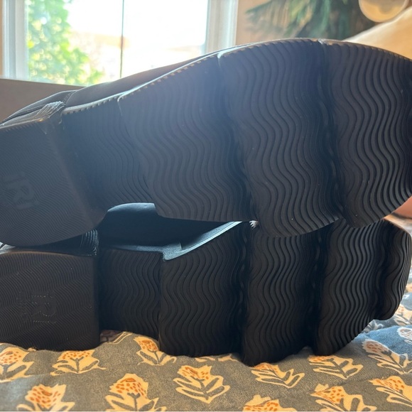 🎁 NIB iRi NYC Wes-I Low Top Sneakers – Black – Size 38.5 (8.5) 👟🖤 - Picture 9 of 9